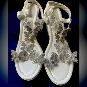 White Women's Wedge Sandals with Butterfly & Pearl Accents 7 1/2